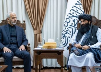 سراج‌الدین حقانی ایران‌نینگ کابل‌ده‌گی اېلچیسی بیلن اوچره‌شدی