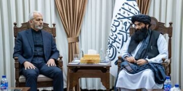 سراج‌الدین حقانی ایران‌نینگ کابل‌ده‌گی اېلچیسی بیلن اوچره‌شدی