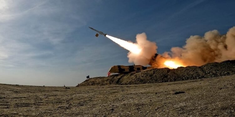 ایران و اسراییل اوروشی؛ ایران، حزب‌الله و انصارالله اسراییل‌گه قرشی هجوملر اویوشتیردیلر