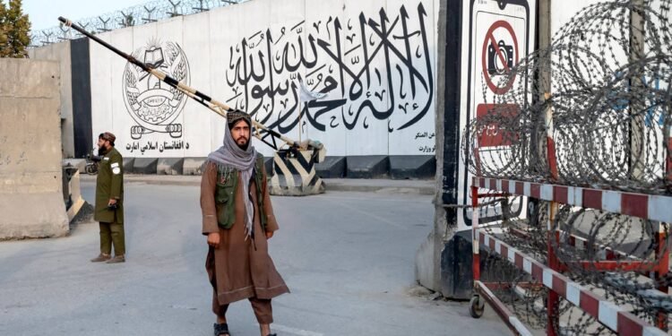 طالبان و پاکستان سۉزله‌شووی؛ قنده‌ی بۉلیب طالبان ینه مذاکره‌گه یوز کېلتیردی؟