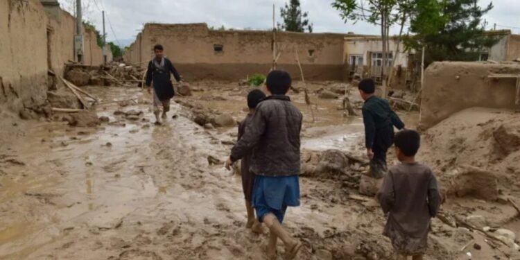 افغانستان ۳۳ ولایتیده بوگون یامغیر یاغیشی و سوو تاشقینی کوتیلهدی