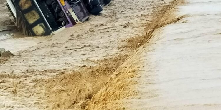 افغانستانده یاغینگرچیلیک یۉللر باغله‌نیشی و آدملر اۉلیب و یره‌لنیشیگه سبب بۉلدی