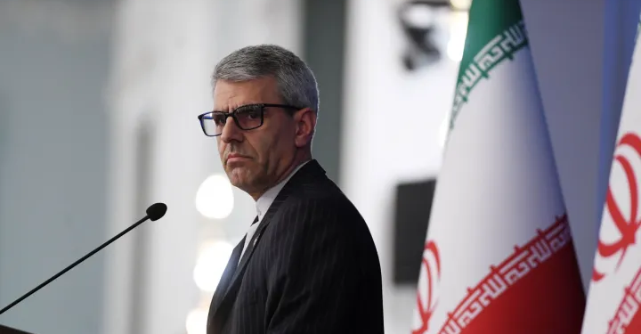 ایران تشقی ایشلر وزیرلیگی باییتیلگن یورانیوم هیچ قچان بو مملکت‌دن چیقاریلمسلیگینی بیلدیردی