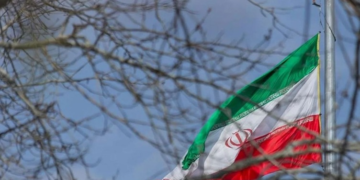 ایران رسمیلری بو مملکت آسمانی تۉرت باسقیچده پروازلر یوزیگه آچیله‌دی