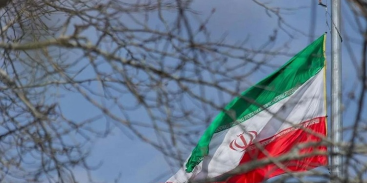 ایران رسمیلری بو مملکت آسمانی تۉرت باسقیچده پروازلر یوزیگه آچیله‌دی