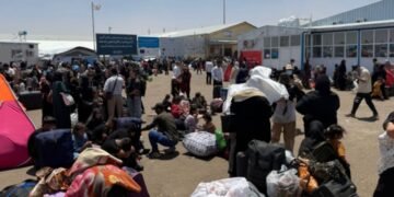 طالبلر: پاکستان و ایراندن بیر کونده چمهسی تۉرت مینگ مهاجر اولکهگه قیتدی