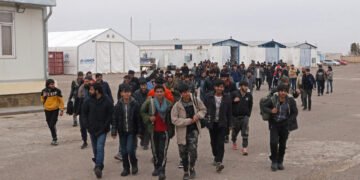 افغانستانگه مهاجرلر قیتیشی؛ طالبان ینه یوزلب عایله مملکتگه قیتریلگنیدن خبر بېردی