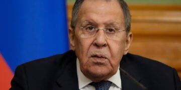 روسیه تشقی ایشلر وزیری بو مملکت چین بیلن بیرگهلیکده غرب هژمونیسی کینگهیشیگه قرشی کورهشینی بیلدیردی