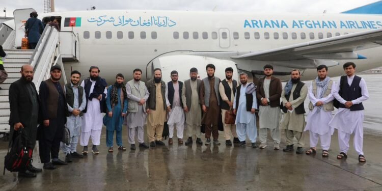 طالبان کانلر و پترولیم وزیرلیگی تامانیدن ۱۸ کیشی‌ اۉزبېکستان‌گه یوباریلدی