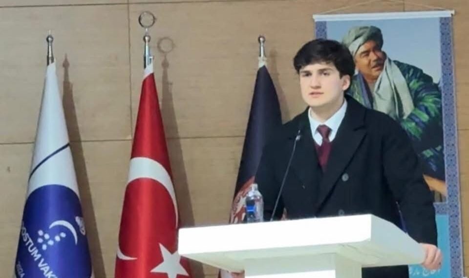 تورک آنت ایچسه، سۉزیدن قَیتمه‌یدی؛ بو قیلینگن حقارتلر هم هېچ قچان اونوتیلمه‌یدی