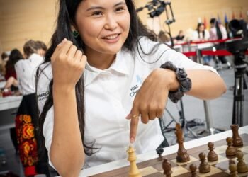 بی‌بی ساره اسوبایوا فیدیFIDE جهان ریتینگیده 7 اۉرینگه کۉتریلدی