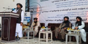 طالبان فاریاب ولایتیده ۱۲۰ میلیون افغانی ارزشیگه بۉلگن برق یېتکزیش لایحه‌لری ایشگه توشیریلگنیدن خبر بېردی