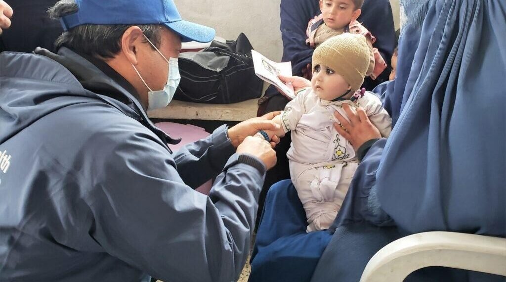 جهان ساغلیقنی سقلش تشکیلاتی: افغانستان‌ده ۱۶.۶ میلیون باله قیزه‌موق واکسینینی آلگن