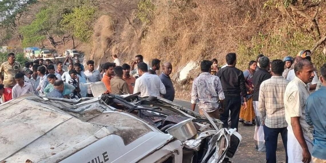 هندوستان‌ده یۉلده حادثه‌سی نتیجه‌سیده ۹ سیاح جان بېردی