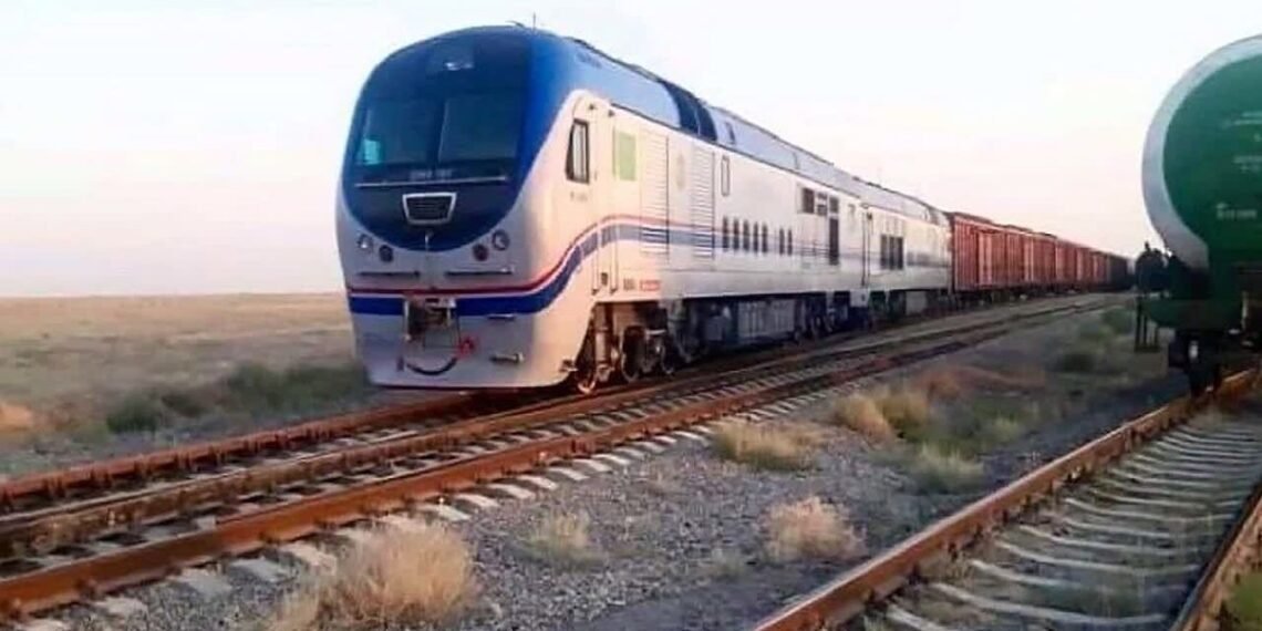 طالبلر فواید عامه وزیرلیگی افغانستان تېمیر یۉللری آرقه‌لی یوک‌ تشیش سیزیلرلی درجه‌ده آشگن