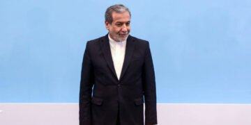 ایران تشقی ایشلر وزیری رسمی سفر بیلن روسیه‌گه یېتیب باردی