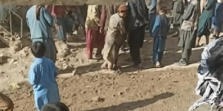 فاریاب‌ده دېوار نوره‌شی عاقبتیده بیر ایشچی جان بېرگنی خبر قیلیندی