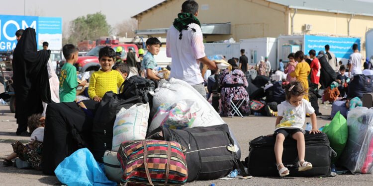 افغانستان مهاجرلر قیتیب کېلیش ییریک تۉلقینیگه گواه؛ بو اولکه جمعیتی ۱۲ فایز کۉپهیگن