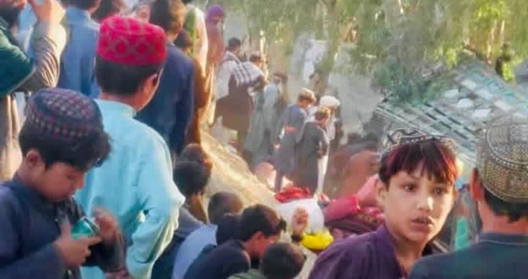 لغمان‌ده اۉلیملی حادثه؛ یۉل-ترافیک حادثه‌سی نتیجه‌سیده ۱۸ کیشی جان بېردی