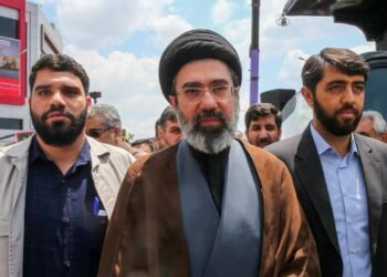 ایران رهبری مجتبی خامنه‌ای: منطقه‌ ملتلری اېندی امریکا بزه‌لری‌نینگ «قلقانی» بۉلمه‌یدی