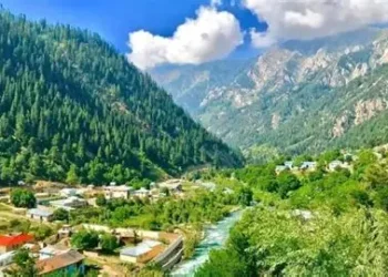 نورستان‌ ولاتیده بیر خاتیننی چقماق اوریب اۉلدیرگن