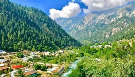 نورستان‌ ولاتیده بیر خاتیننی چقماق اوریب اۉلدیرگن