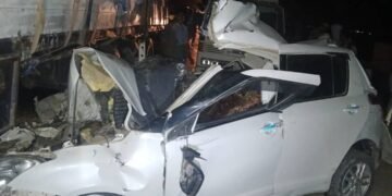 اندخوی‌ده ترافیک حادثه‌سی؛ ایکّی موتر تۉقنه‌شووی نتیجه‌سیده اوچ کیشی جان بېردی