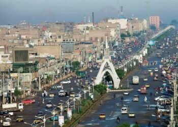 عهرات عمومی یۉلیده یوزبېرگن ترافیک واقعه‌ده ۲ کیشی اۉلیب و ۵۱ کیشی یره لنگن