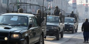 خیبرپختونخواه ایالتیده یوزبېرگن پارتلشده ایکّی پولیس شامل ییتّی کیشی جان بېرگن