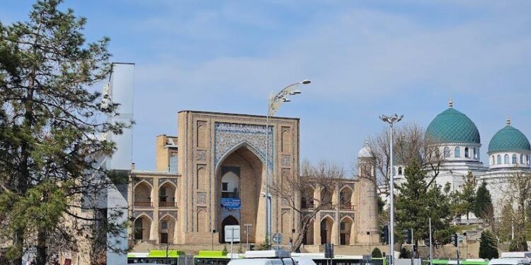 کۉکلداش مدرسه‌سی تاریخ و بیلیم مرکزی