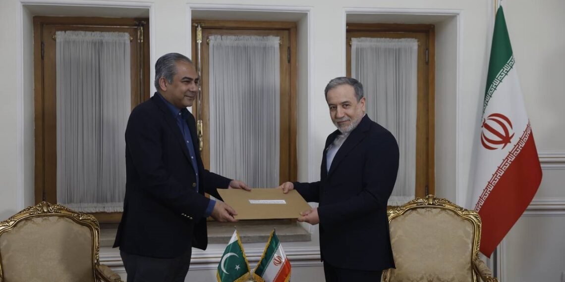 پاکستان ایچکی ایشلر وزیری ایران رهبریگه آلیب بارگن مکتوبینی عباس عراقچی‌گه تاپشیردی
