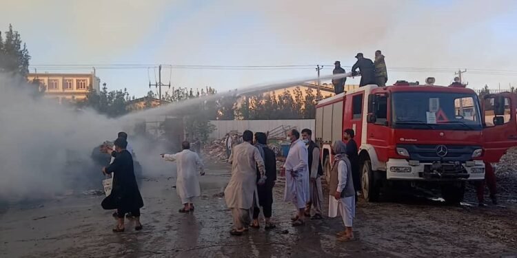 طالبان ایچکی ایشلر وزیرلیگی: هراتده یانغین عاقبتیده ۲۰ میلیون افغانی زیان اۉرتهگه کېلگن