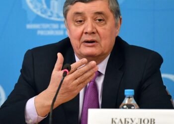 روسیه مخصوص وکیلی: افغانستان‌نینگ موزله‌تیلگن پوللری یقین آره‌ده آزاد اېتیلمه‌یدی