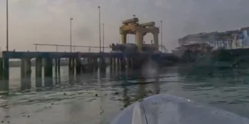 امریکانینگ ایران‌گه هجومی؛ هرمزگان ولایتیده اۉن‌دن آرتیق کیشی اۉلیب و یره‌لنگن
