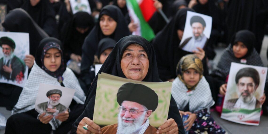 ایران سابق رهبری‌نینگ دفن مراسمی رسمی باشلنگن