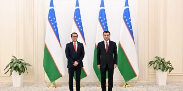 پاکستان و اۉزبېکستان رسمیلری ایکّی تامانلمه همکارلیکلر و علاقهلری کېنگهیشینی تاکیدلدی
