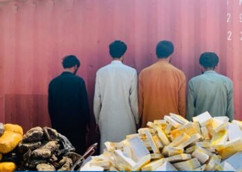 طالبلر ایچکی ایشلر وزیرلیگی: ننگرهارده اۉنلب مینگ تابلیب و اۉنلب کیلوگرام مخدره ماده تاپیلدی