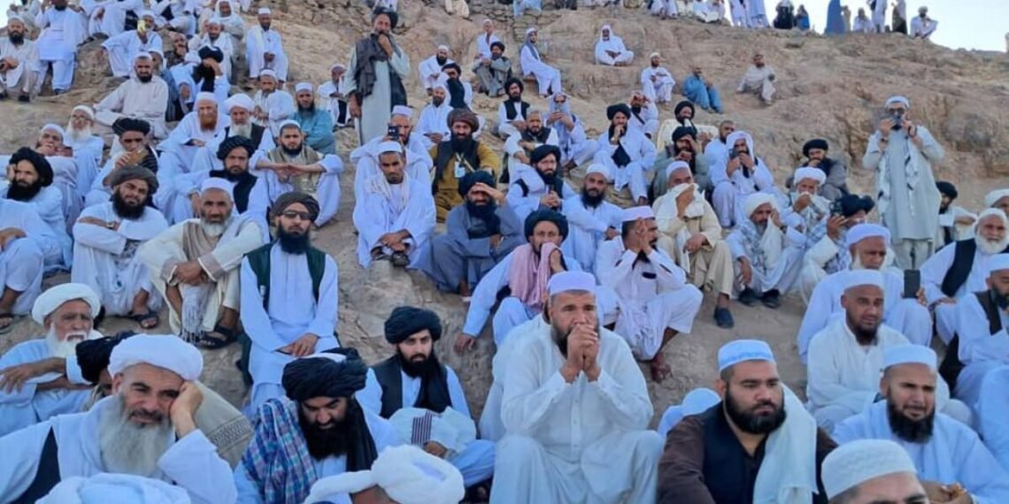 حج وزیری: هر بیر زیارتچیگه اوچ مینگ۲۲۳ افغاني قَیتریب بېریله‌دی