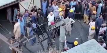 پاکستانده کان پارتلشی؛ کومیر کانی پارتلشی عاقبتیده اۉنلب کیشی جان بېردی