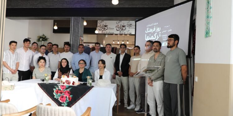 برلین شهریده «تورکمنلر مدنیت کونی» نشانلندی