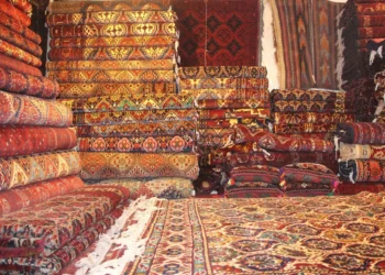 افغانستان‌ده قالین صنعتی؛ طالبان: بیر میلیون کیشی قالین صناعتیده ایش بیلن بند