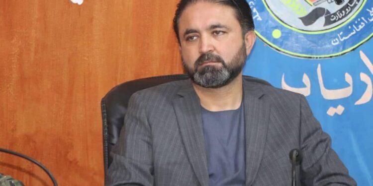 نقیبالله فایق: تخارده طالبان ناقللرگه یېرلرینی تاپشیرمهگنلرنی اۉلیم بیلن تهدید قیلگن