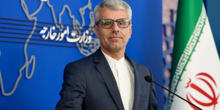 اسماعیل بقایی: هرمز بۉغازی آچیلیشی اوچون امریکا حرکتلری تۉختهتیلیشی درکار