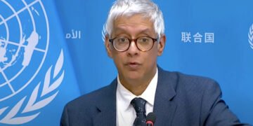فرحان حق: مملکتلر طالباننی رسمیت‌گه تَن آلینیشی اوچون تّیار اېمس