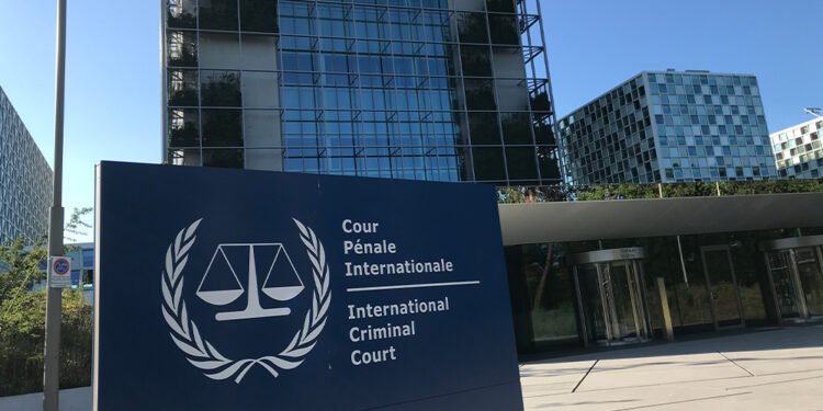 خلقارا جنایت محکمهسی طالبلرنینگ ایکّی رهبریگه نسبتاً مخفي قرار چیقردی