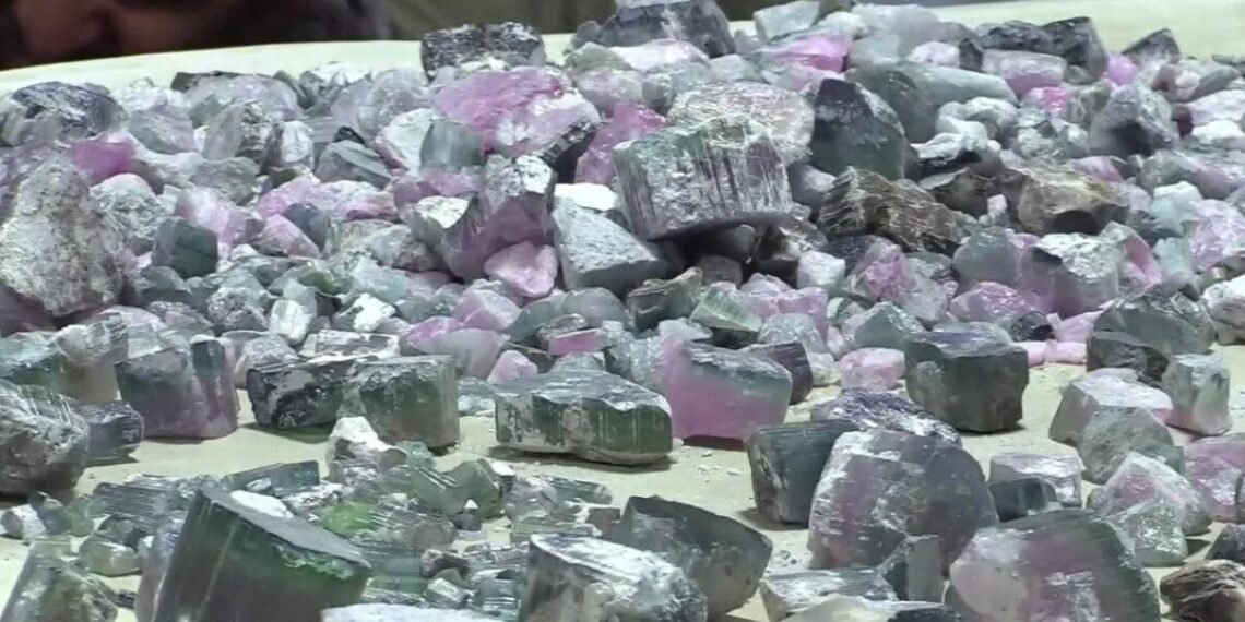 کنرده۲۱ میلیون افغانيلیک قیمت‌بها تاشلر سوداگه چیقریلدی