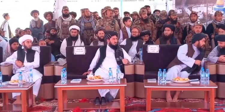 فاریاب‌ده طالبلر بیره‌می؛ طالبلر‌نینگ اۉزبېک مقاملری نېگه اۉز تیللریدن بیزار دیر؟