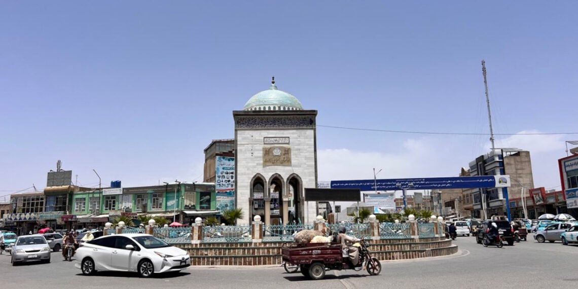 قند‌هارده اېرکک بالته‌ بیلن اۉلدیریلدی، ایکّینچی گماندار قاچیب کېتدی