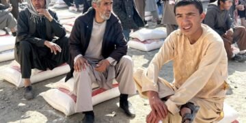 طالبلر محتاجلرنی یاردم آله‌یاتگنده تصویرگه آلیشنی تعقیقله‌دی
