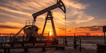 هرمز بۉغازی یاپیق قالماقده؛ نفت نرخلری ینه آشدی